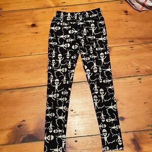 Black and White Patterned Leggings